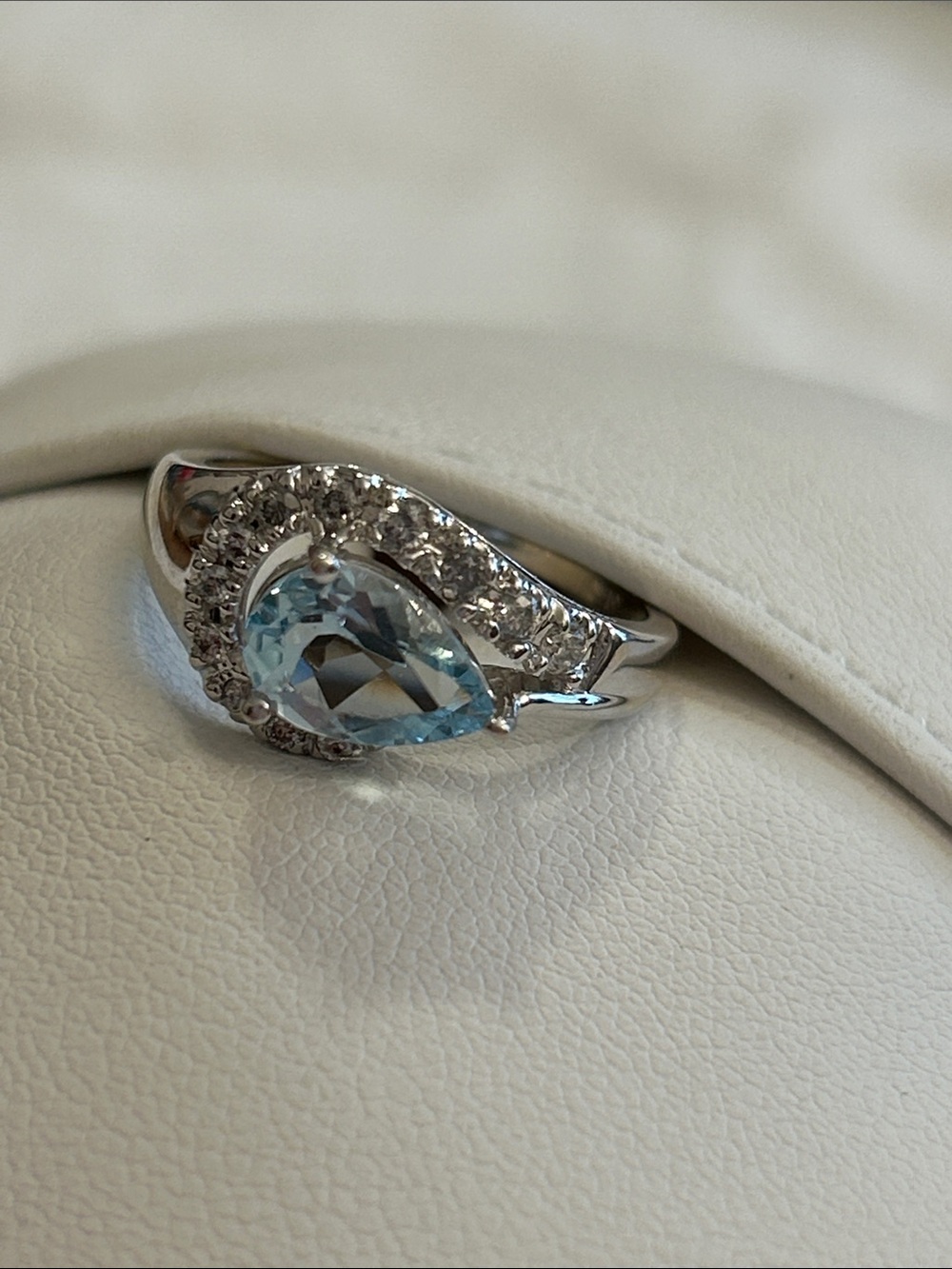 14K White Gold Aquamarine Diamond Ring